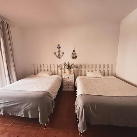 펜션 Philip's House 페렐