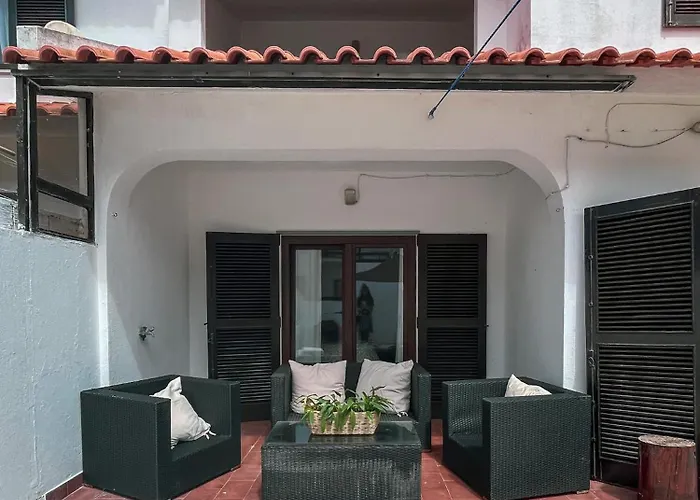 Philip's House פרל